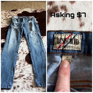 Gently used name brand jeans! Needs new forever home…